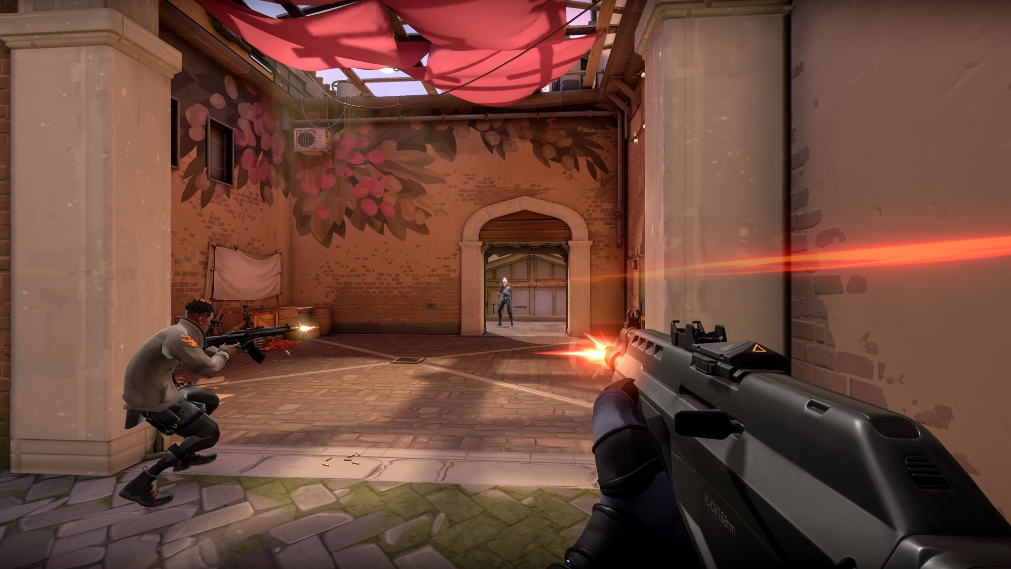 CS2 vs Valorant 2025 – Which Tactical Shooter Wins Now? - Noobs2Pro